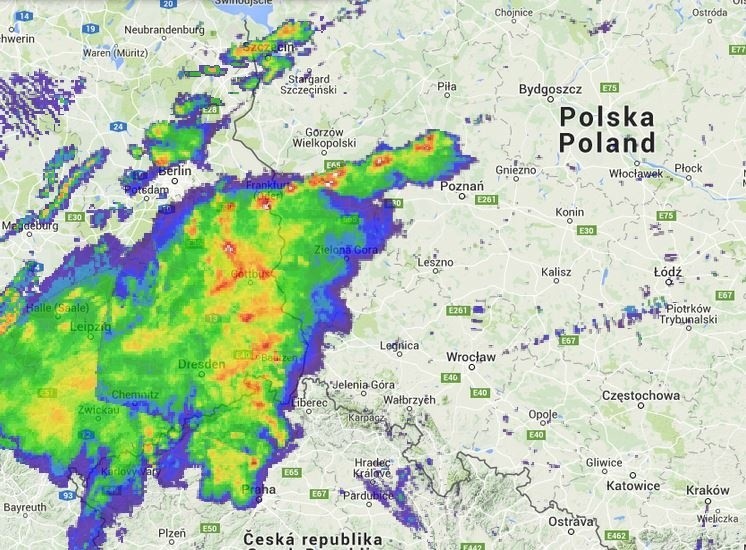 Uwaga! Nad Łódź nadciągają burze i ulewne deszcze