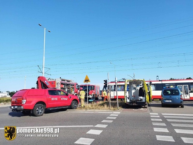 Tramwaj potrącił rowerzystę w Gdańsku. Poszkodowanego trzeba było reanimować, do szpitala zabrała go karetka
