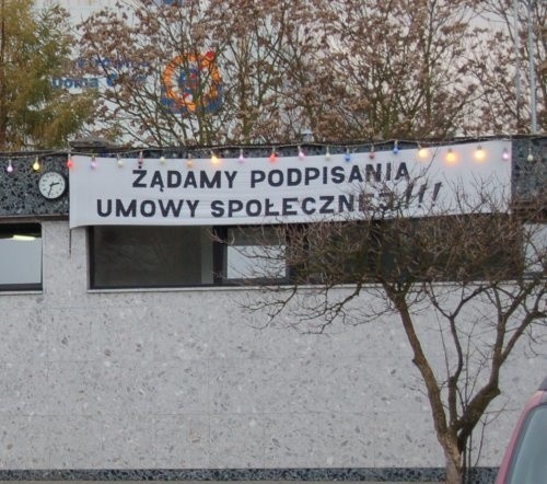 Związkowcy nie ukrywają, że umowa społeczna, o którą walczyli od dłuższego czasu, ma w tej chwili dla nich kluczowe znaczenie.