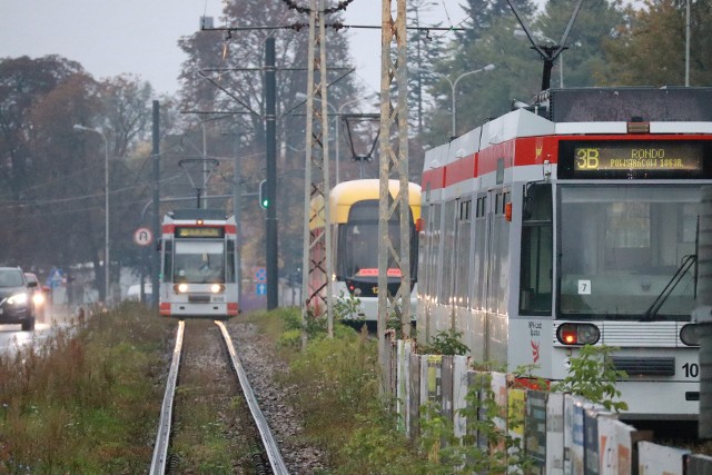 W Miejskim Przedsiębiorstwie Komunikacyjnym niebawem rozpoczną się negocjacje strony związkowej z zarządem spółki na temat podwyżek wynagrodzeń w 2023 r. Po raz pierwszy w historii sporów z ostatnich lat prezes spółki odpowiedział związkowcom czymś innym, niż tylko odrzuceniem zaproponowanych przez nich stawek.