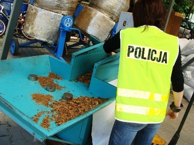 Policjanci zlikwidowali magazyn nielegalnego tytoniu 