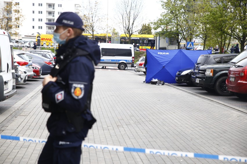 Warszawa: Atak nożownika i strzelanina. Akcja policji na Gocławiu