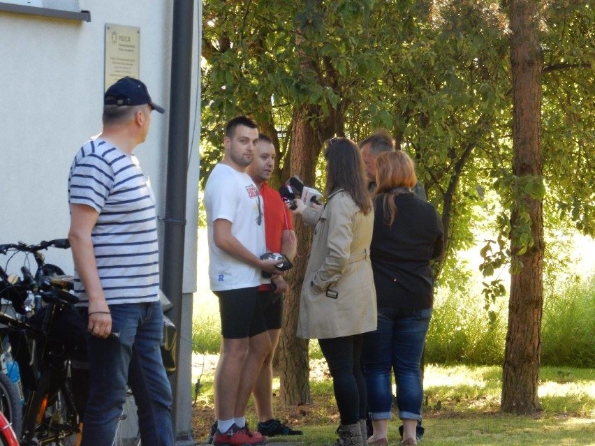 Policjanci na rowerach. Jadą, aby pomóc chorej Wiktorii ZDJĘCIA