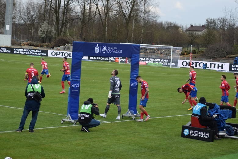 Tak wyglądał stadion Rakowa podczas meczu ze Śląskiem....