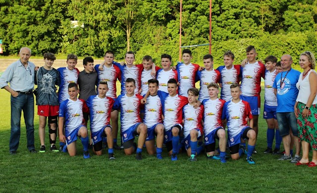 Dziesięciu juniorów Klubu Sportowego Budowlani Łódź zostało powołanych do 32-osobowej Kadry Polski U18 na zgrupowanie w czeskich Ricanach - informuje Michał Czerwiowski, wiceprezes ds. sportowych KS Budowlani Łódź.KTO ZOSTAŁ POWOŁANY? CZYTAJ DALEJ NA KOLEJNYM SLAJDZIE