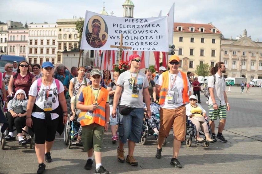 Kraków. Pielgrzymi tłumnie ruszyli na Janą Górę [ZDJĘCIA]