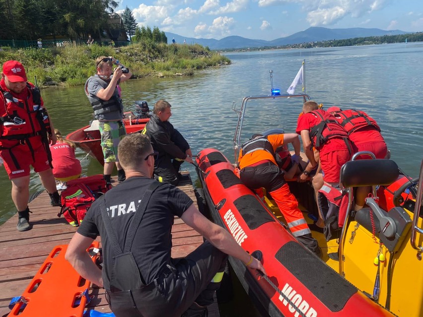 Jezioro żywieckie. Zaginięcie dziecka na Wilczym Jarze. Resuscytacja na plaży. Wybuch na przystani. Spokojnie, to tylko ćwiczenia