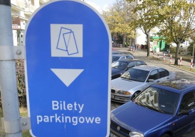 Na nowym parkingu, podobnie jak na innych w centrum, za postój trzeba będzie płacić. Na zdjęciu parking przy ul. Kościuszki.