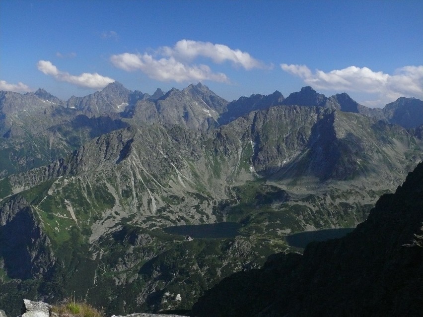 Widok z Granatów w kierunku wschodnim.