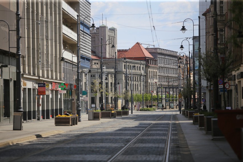 Katowice w czasie pandemii koronawirusa. Rynek i Strefa...