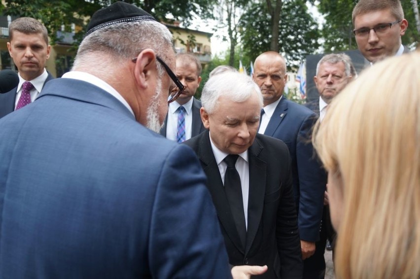 Jarosław Kaczyński oddał hołd pomordowanym białostockim...