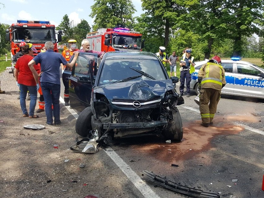 Protasy. Kolizja trzech aut na trasie Białystok-Zabłudów. Jedna osoba jest poszkodowana (zdjęcia)