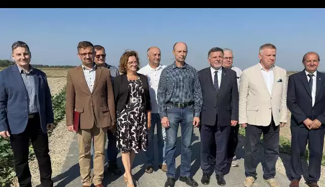W gminie Bałtów kolejne drogi po remoncie oddano do użytku. Dziś parlamentarzyści i samorządowcy wizytowali inwestycje. Więcej na kolejnych zdjęciach.