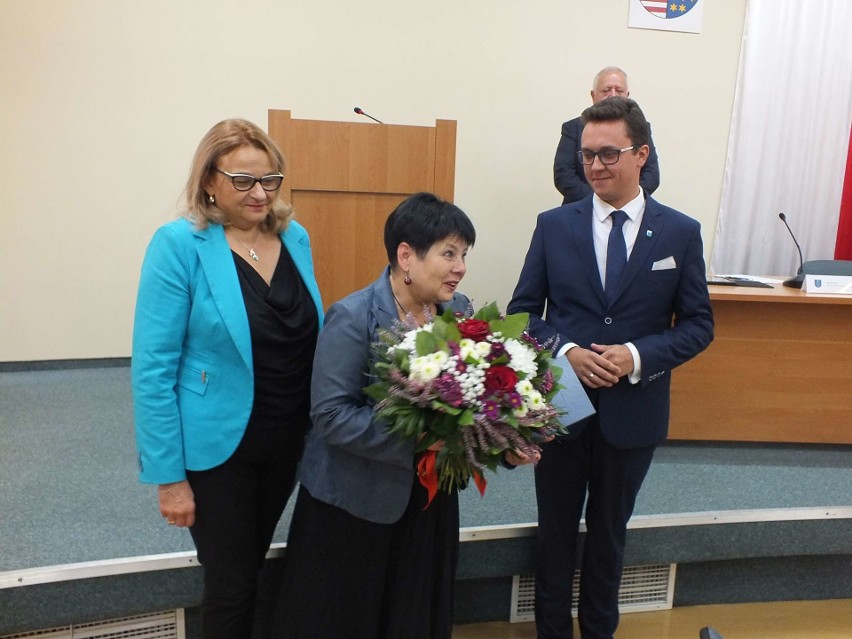 Bożena Magdalena Mrózek otrzymała kwiaty i podziękowania od...