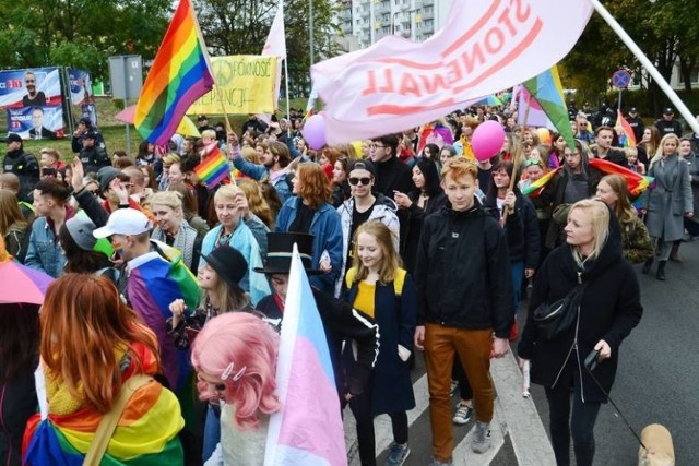 Marsz Równości w Zielonej Górze jest wydarzeniem otwartym dla wszystkich organizacji pozarządowych, partii politycznych i osób prywatnych, które chcą przeciwdziałać dyskryminacji i wykluczeniu społecznemu.