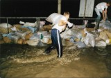 Powódź Tysiąclecia przeszła przez Wrocław 25 lat temu. Zobacz niepublikowane dotąd zdjęcia