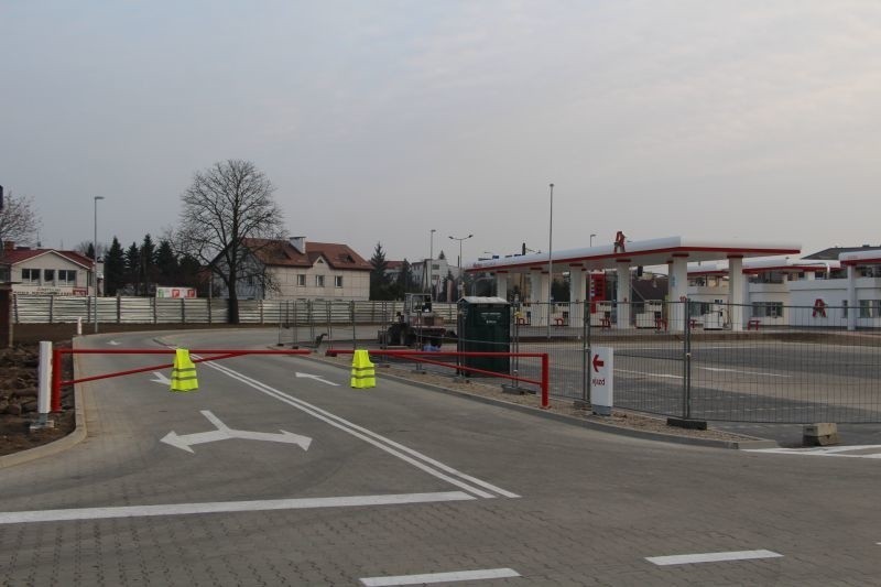 Nowa stacja paliw powstaje na placu przy ul. Hetmańskiej, w...