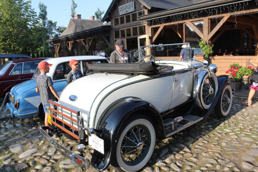 Czar dawnych automobili w Miasteczku Galicyjskim