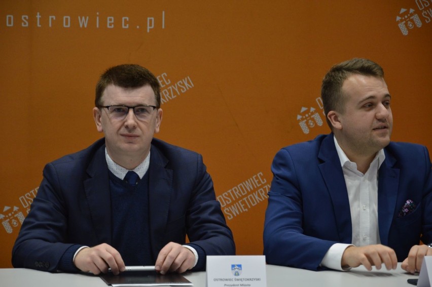 Porozumienie dziesięciu miast i gmin podpisane w Ostrowcu. Będą razem walczyć o pieniądze [ZDJĘCIA, WIDEO]