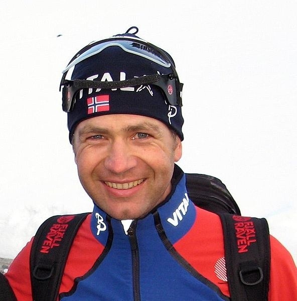 Wygrana w sobotnich zawodach, oznacza dla Ole Einara Bjoerndalena 12. medal Igrzysk Olimpijskich.