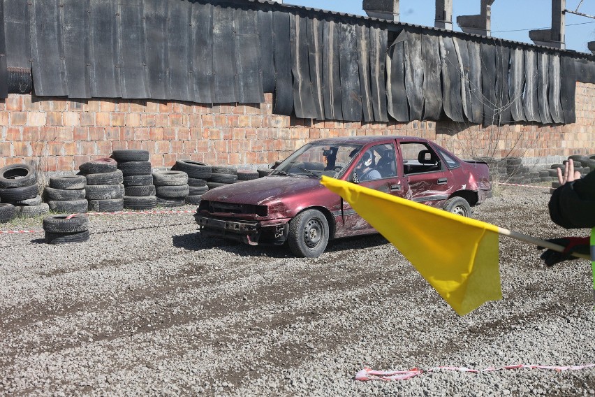 Destruction Derby Krk: wyścigi samochodowe w Krakowie [ZDJĘCIA]