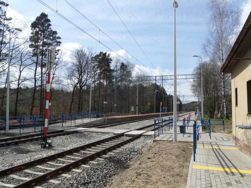 Stacja Pawonków bez podróżnych, bo i pociągów nie ma