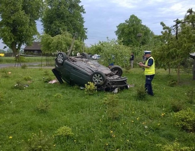 Mężczyzna prawdopodobnie zasłabł za kierownicą