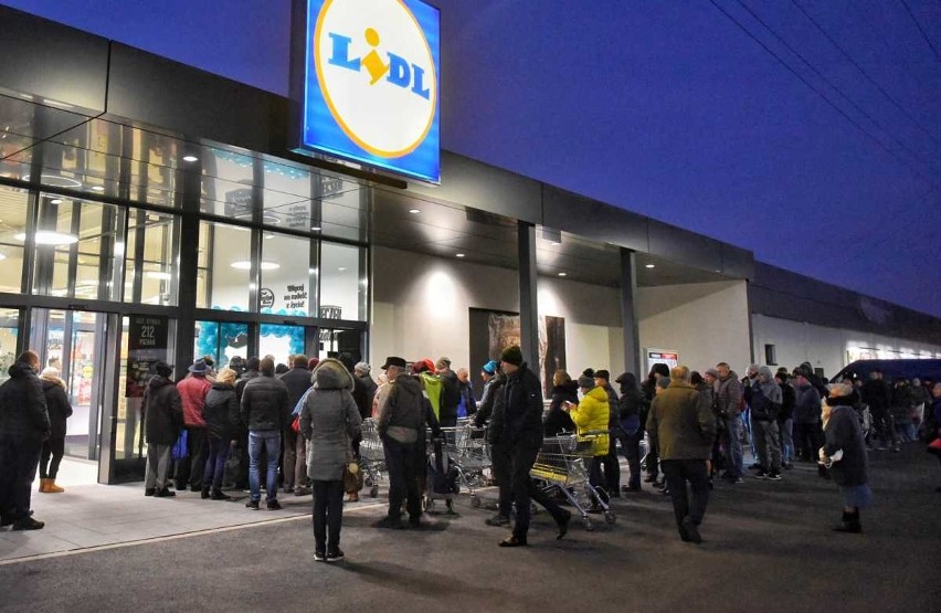 Nowy Lidl w Poznaniu już działa. Sklep przy ul. Dymka 212 w...