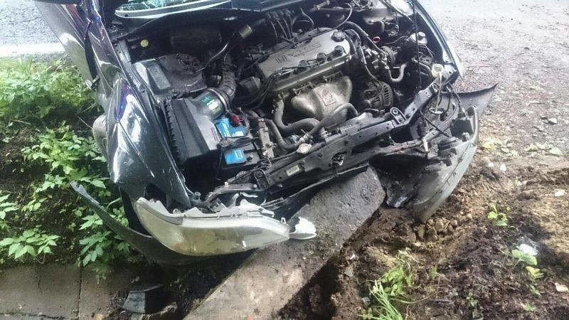 Lipcowy wypadek w Lipiu. Pasażerka auta w szpitalu [ZDJĘCIA]