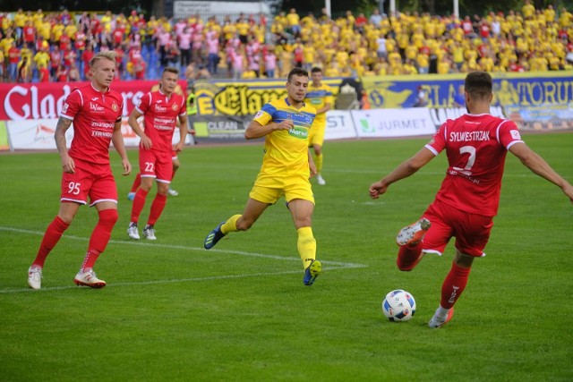 01.09.2018 torun sport pilka nozna mecz elana torun widzew lodz ii liga elana torun widzew lodz mecz sport pilka nozna kibice stadion miejski fot. grzegorz olkowski / polska press