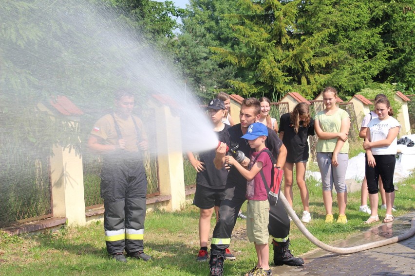 Strażacy z Moskorzewa w akcji wakacyjnej. Dali pokaz sprzętu i ratownictwa (ZDJĘCIA)
