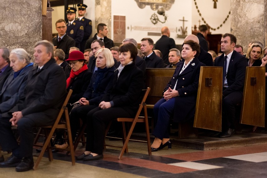 Premier Beata Szydło wzięła udział we mszy św. podczas...