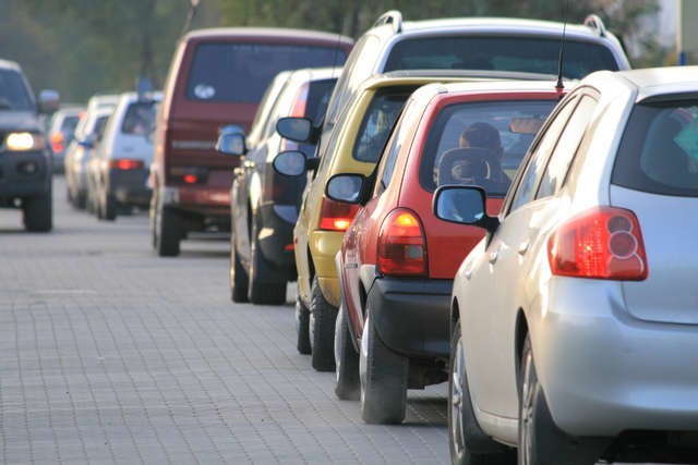 Samochodów przybywa szybciej niż miejsc parkingowych 