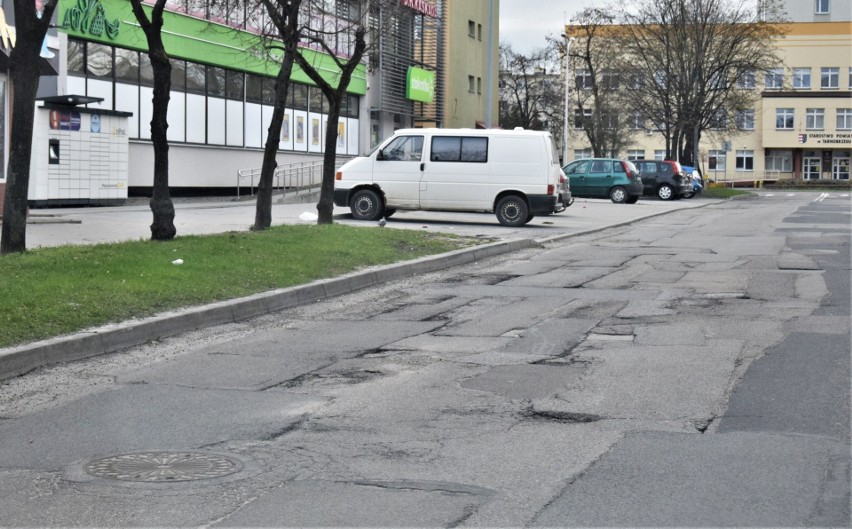 Ulica Stanisława Moniuszki w Tarnobrzegu jest w bardzo złym...