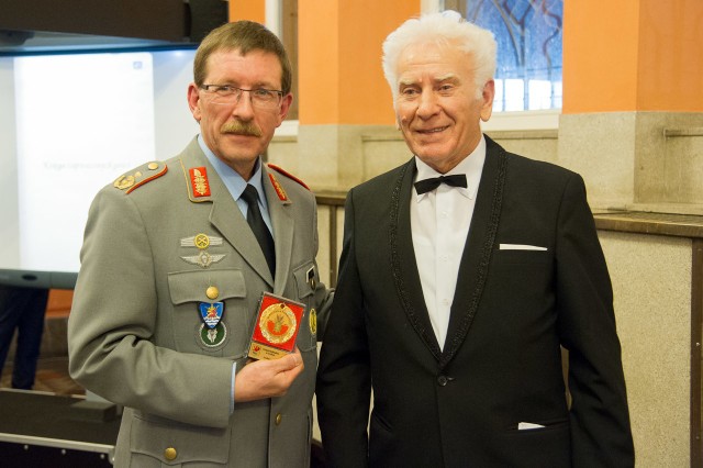 W czasie uroczystości, generał Korff został odznaczony pamiątkowym Medalem Sybiraków, wręczonym przez Zygmunta Rybickiego, Przewodniczącego Związku Sybiraków Koła Terenowego w Gryfinie.