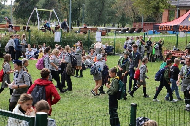 Harcerze we Włocławku organizują w lipcu 2023 szereg wydarzeń dla mieszkańców. Zobaczcie, jak wyglądał Złaz Chorągwi kujawsko-pomorskiej ZHP we Włocławku w 2022 roku.