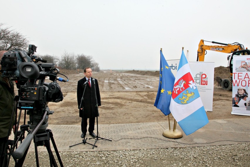 Uroczyste rozpoczęcie budowy obwodnic Oleszyc i Cieszanowa.