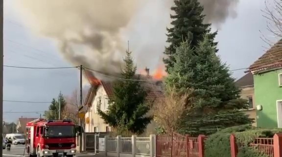 Pożar domu w Siechnicach 24.11.2021