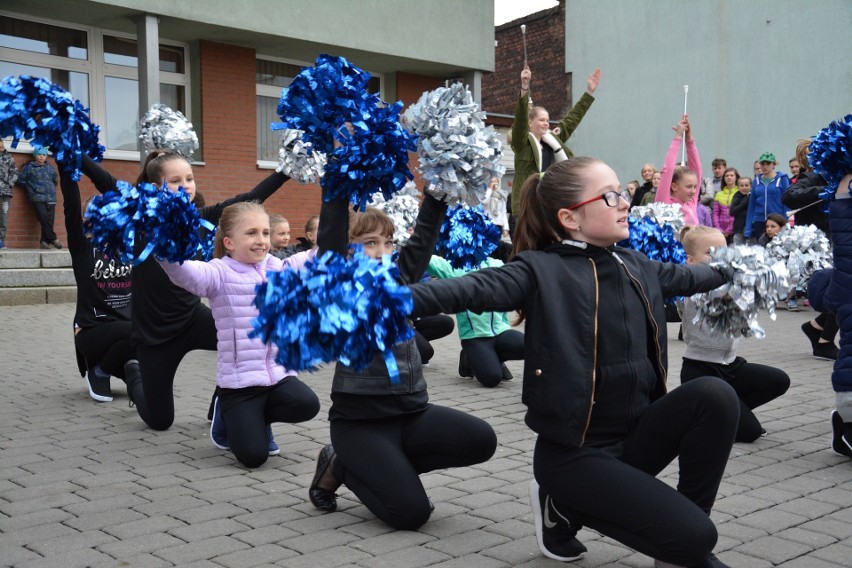 Tancerze opanowali centrum Piekar Śląskich