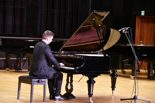 W niedzielę w Zespole Państwowych Szkół Muzycznych imienia Ludomira Różyckiego w Kielcach odbyła się prezentacja zabytkowego fortepianu, który przeszedł kosztowną renowację.