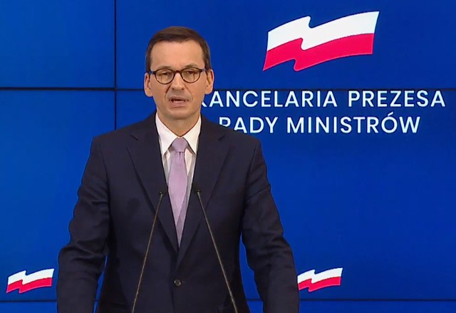W czwartek popołudniu premier Morawiecki wraz z Ministrem Zdrowia podali informację na temat nowych obostrzeń w kraju