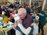Wyjątkowa uroczystość - Święto Babci i Dziadka w Szkole Podstawowej w Sulisławicach. Było 100 lat i piękne laurki. ZDJĘCIA   