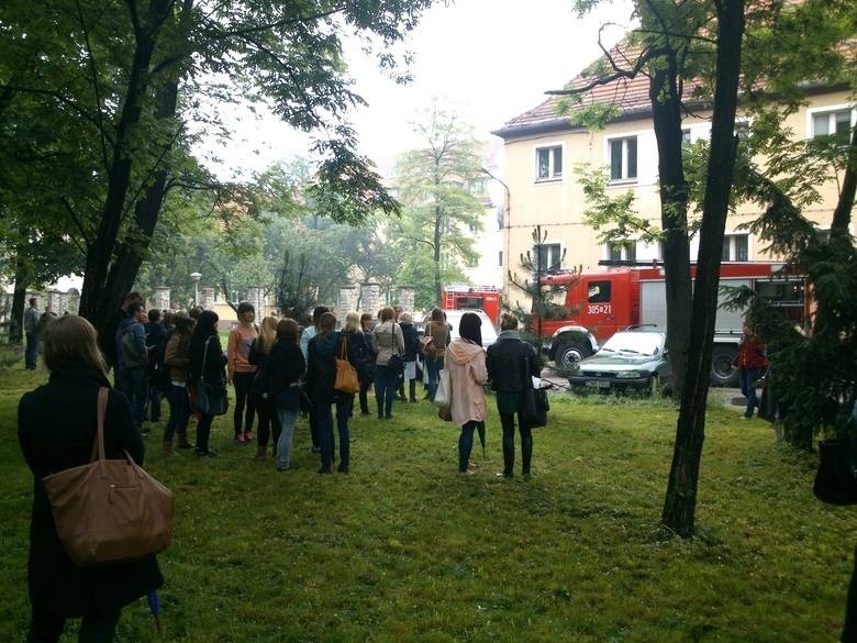 Wrocław: Pożar w kampusie Uniwersytetu Wrocławskiego (ZDJĘCIA)