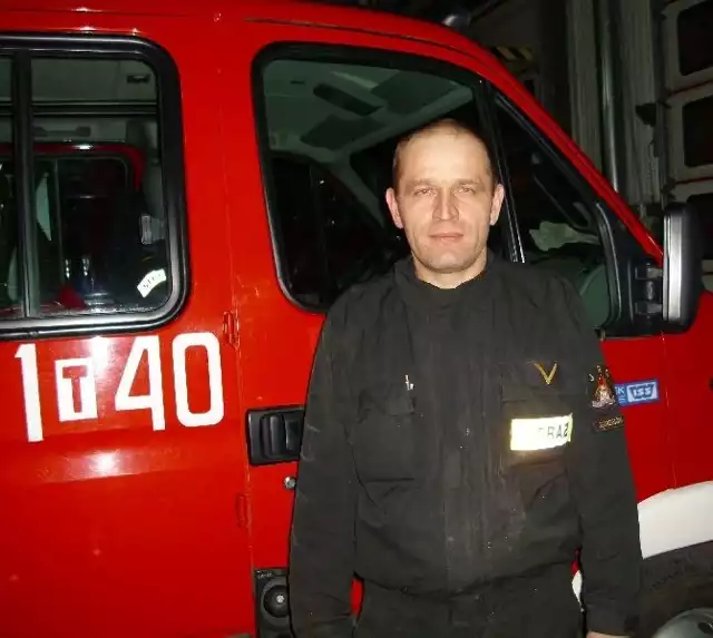 Jerzy Dąbrowski był jednym z jędrzejowskich strażaków, który pomagał wyciągać z pogniecionych wagonów poszkodowanych w katastrofie kolejowej.