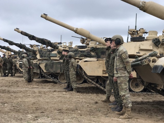 Polacy ćwiczyli na nowoczesnych czołgach Abrams produkcji USA