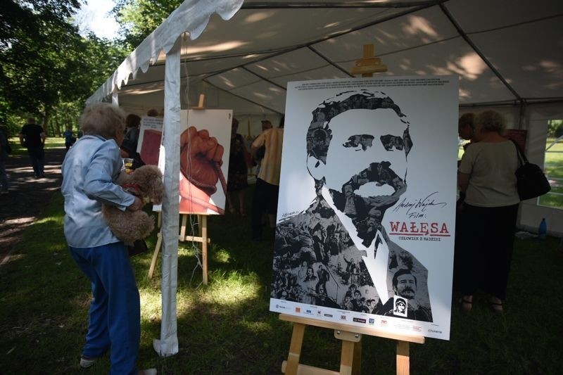 MARSZ KOD-u, piknik i toast za wolność w parku im. Poniatowskiego [ZDJĘCIA]