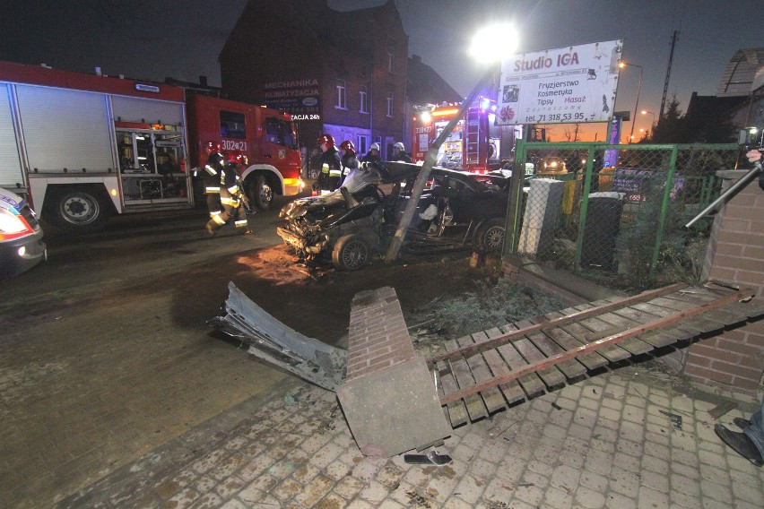 Wypadek w Kamieńcu Wrocławskim. Pijany 18-latek wjechał w...