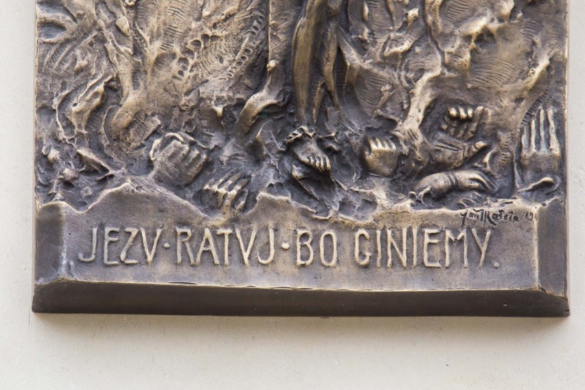 Tak pomnik Powstańców Warszawskich w Słupsku miał wyglądać w oryginale. Po 77 latach się w końcu udało