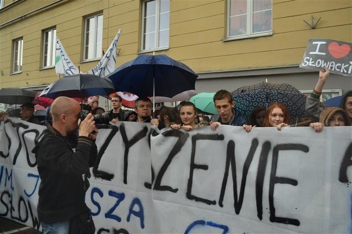 Częstochowa: Protest w obronie I Liceum Ogólnokształcącego...