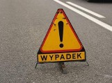 Groźny wypadek na ulicy Szwajcarskiej w Poznaniu. Dwie osoby są ranne